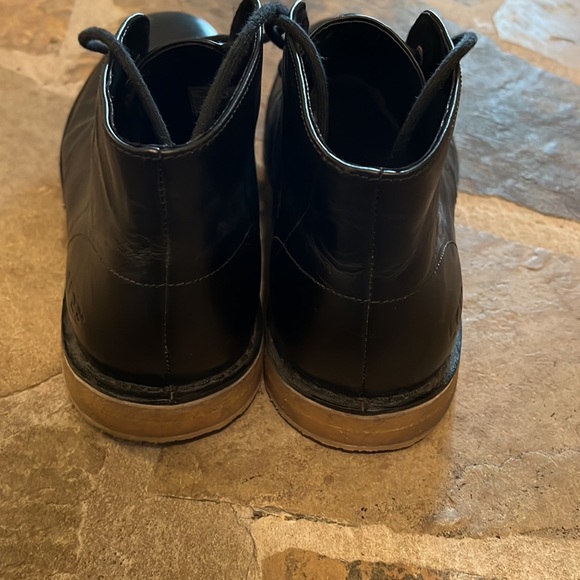 Ugg lace up boot size 10 1/2 - Picture 6 of 8